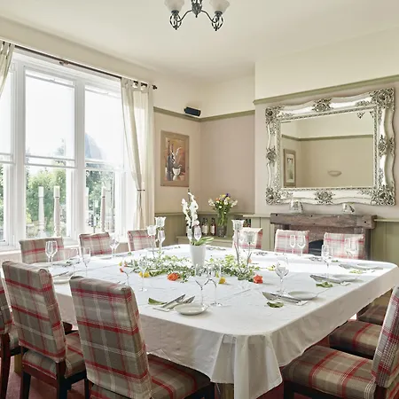 Tennant Arms Hotel