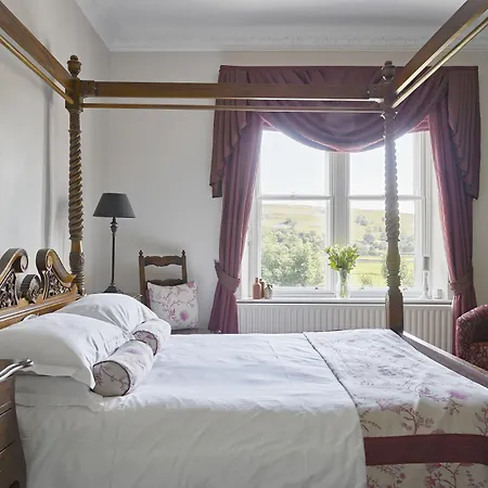 מלון Tennant Arms 3*