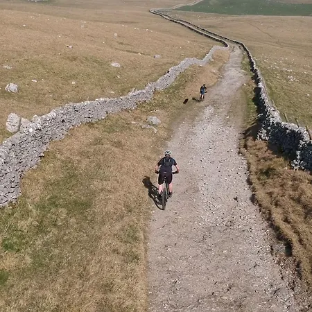 Otel Tennant Arms 3*